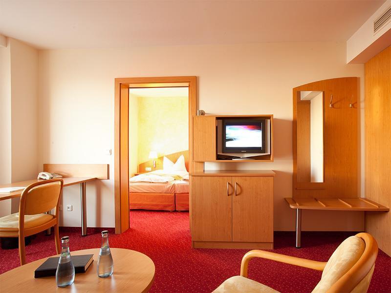 Hotel Alarun Unterschleissheim Room photo